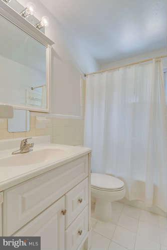7002 Churchill Road McLean, VA 22101 - Photo 14 of 20 Hall Full Bath