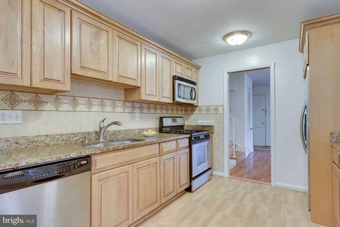 7002 Churchill Road McLean, VA 22101 - Photo 7 of 20 Kitchen
