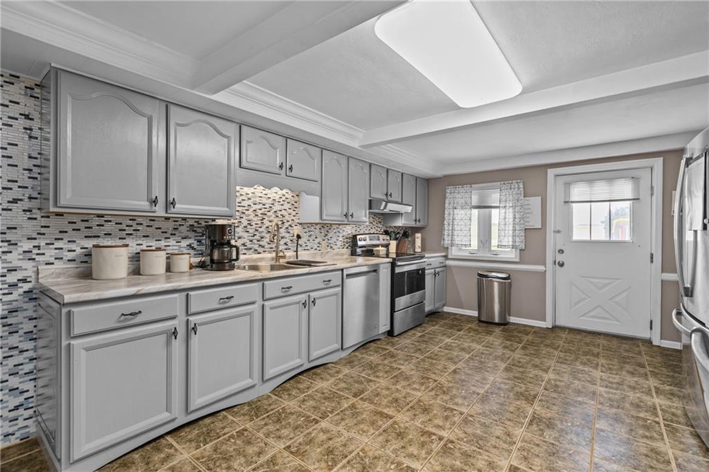 1526 Millers Run Road McDonald, PA 15057 - Photo 9 of 39 Gallery Image 9