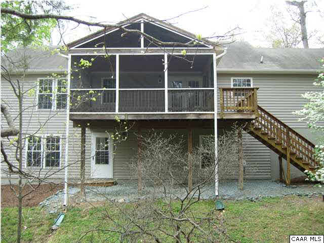 43 Amethyst Road Palmyra, VA 22963 - Photo 14 of 31 a house with river in front of it