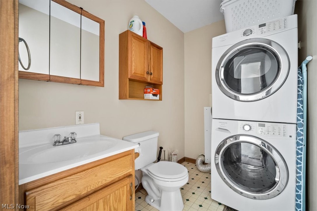 3606 Chesterville Road Mineral Wells, WV 26150 - Photo 26 of 34 Laundry
