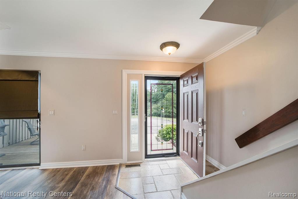 735 Oak Brook Ridge Drive Rochester Hills, MI 48307 - Photo 6 of 30