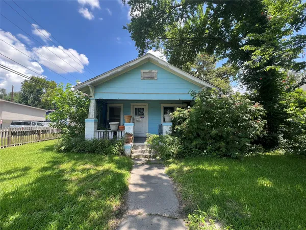 $490,000 | 701 East 11th 1/2 Street, Houston, TX 77008