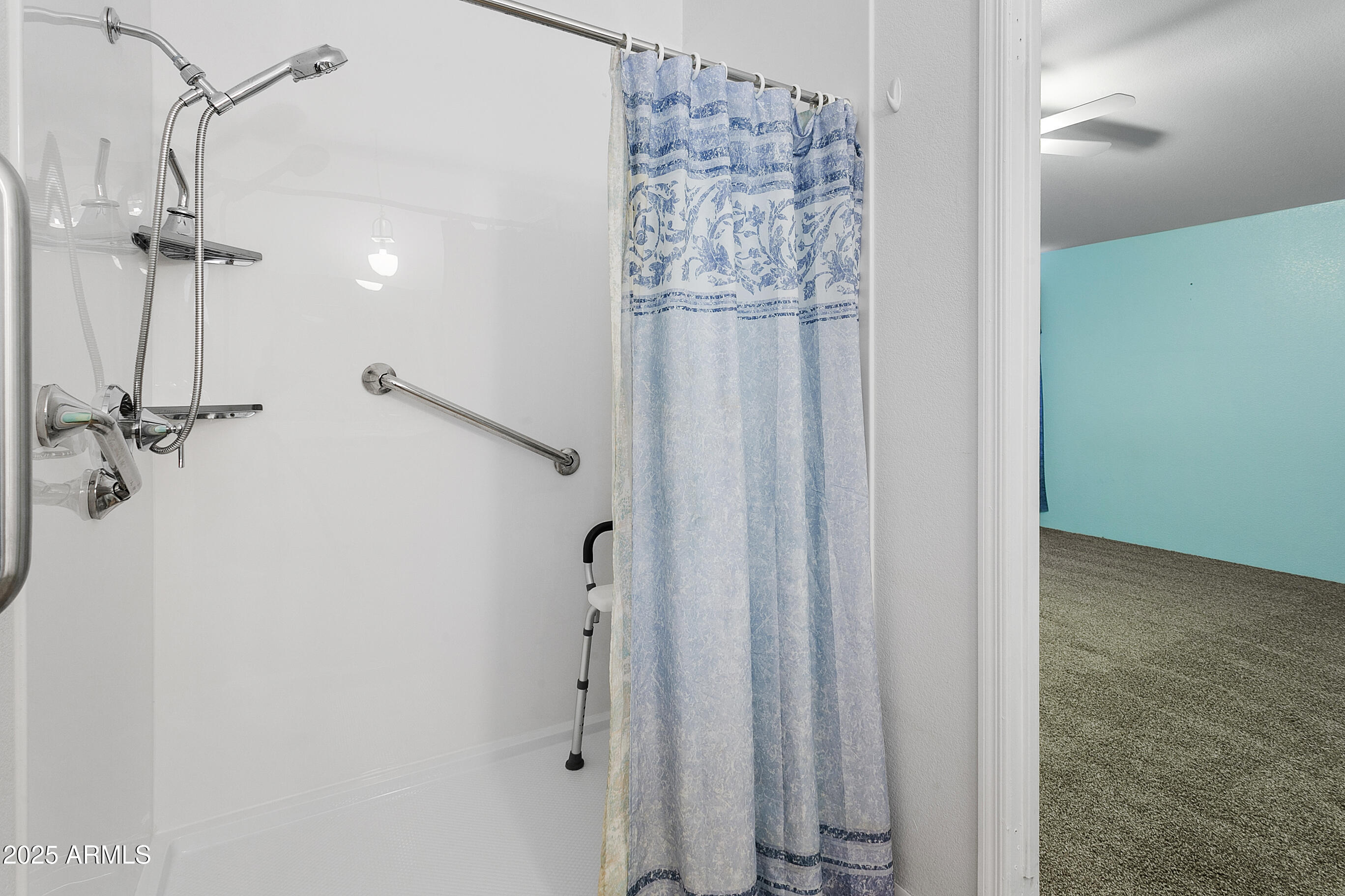 16416 North 33rd Way Phoenix, AZ 85032 - Photo 20 of 31 a bathroom with a shower