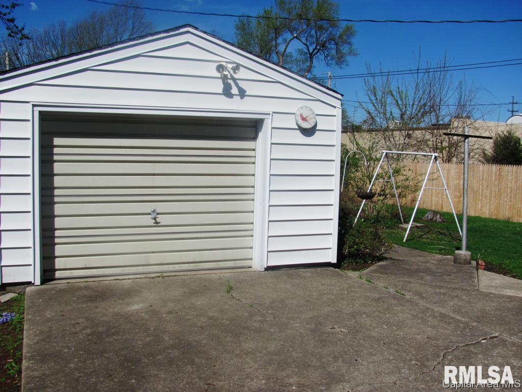 2125 North 19th Street Springfield, IL 62702 - Photo 3 of 10