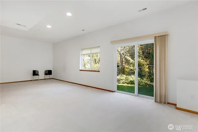 $4,200 | 16034 76th Place Northeast, Kenmore, WA 98028