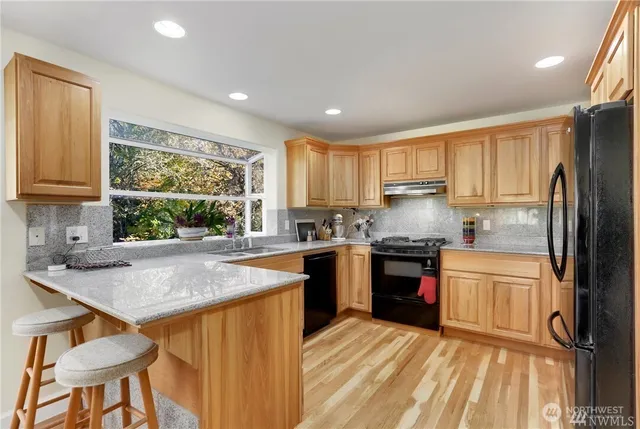 $4,200 | 16034 76th Place Northeast, Kenmore, WA 98028