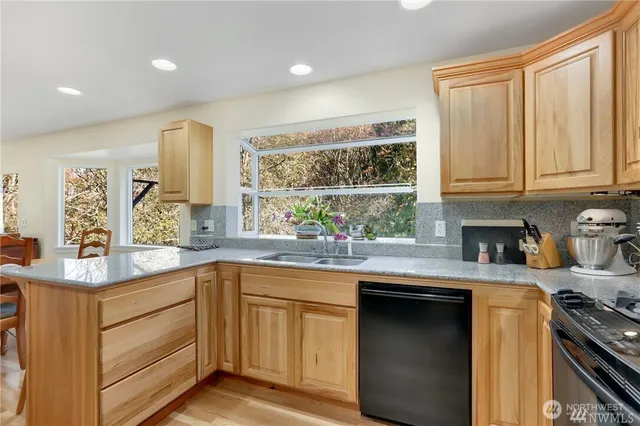 $4,200 | 16034 76th Place Northeast, Kenmore, WA 98028