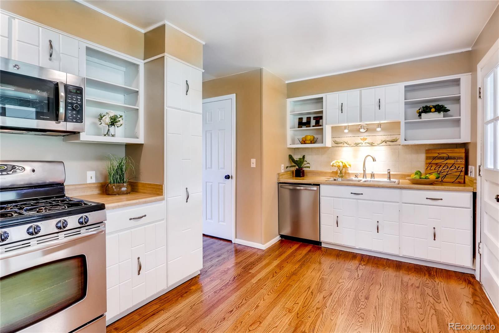 8585 Homestead Road Parker, CO 80138 - Photo 12 of 34 Gallery Image 12