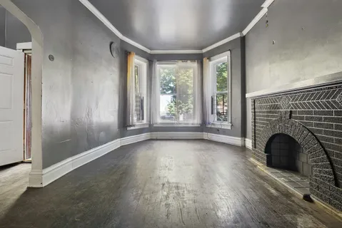 $200,000 | 4321 West Maypole Avenue, Chicago, IL 60624