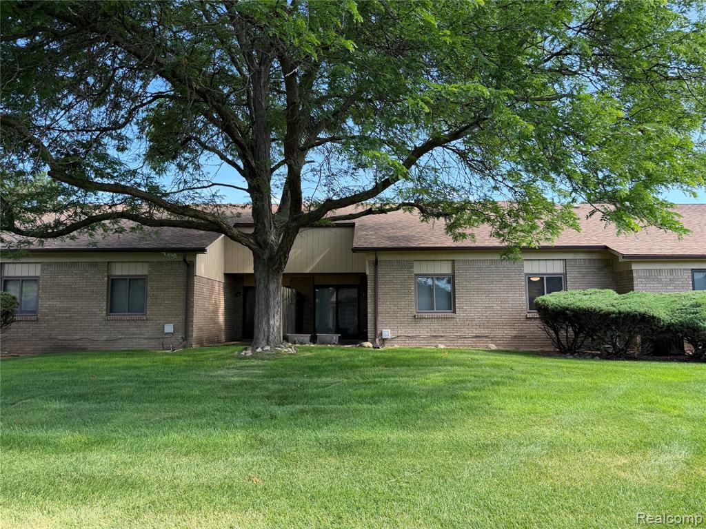 5220 West Utica Road Utica, MI 48317 - Photo 2 of 24