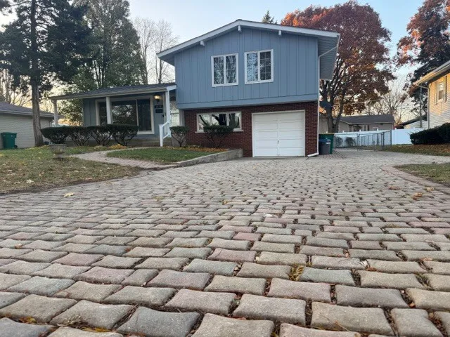 $269,900 | 1712 Taylor Street, Joliet, IL 60435