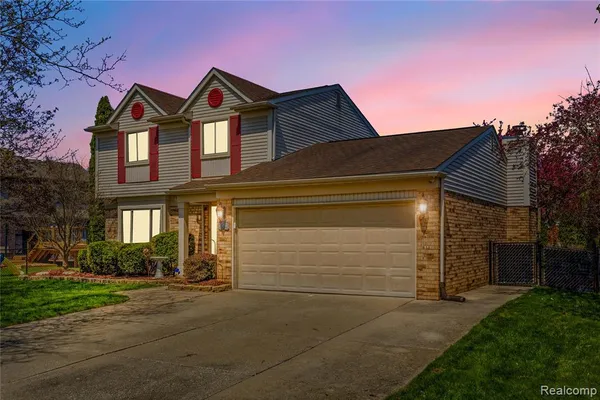$349,999 | 25030 Balsam Drive, Flat Rock, MI 48134