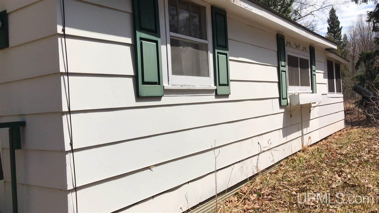 405 Green Garden Road Marquette, MI 49855 - Photo 1 of 1