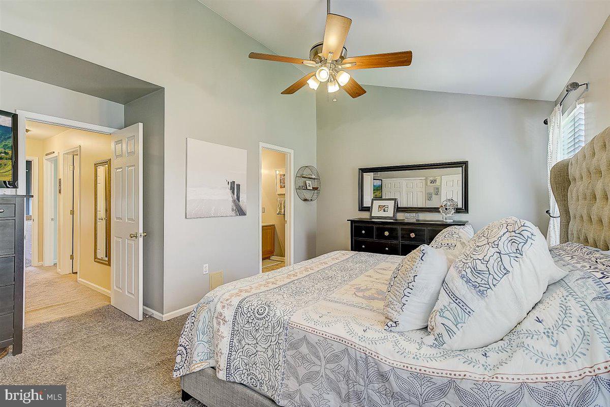 219 Springvalley Way Aston, PA 19014 - Photo 21 of 41 Primary Bedroom