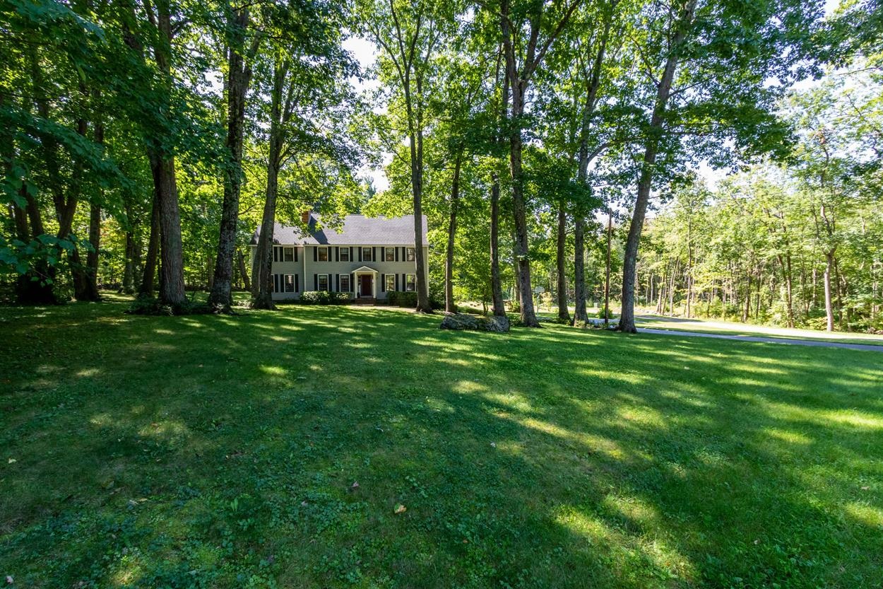 8 Fox Hollow Road Derry, NH 03038 - Photo 1 of 39