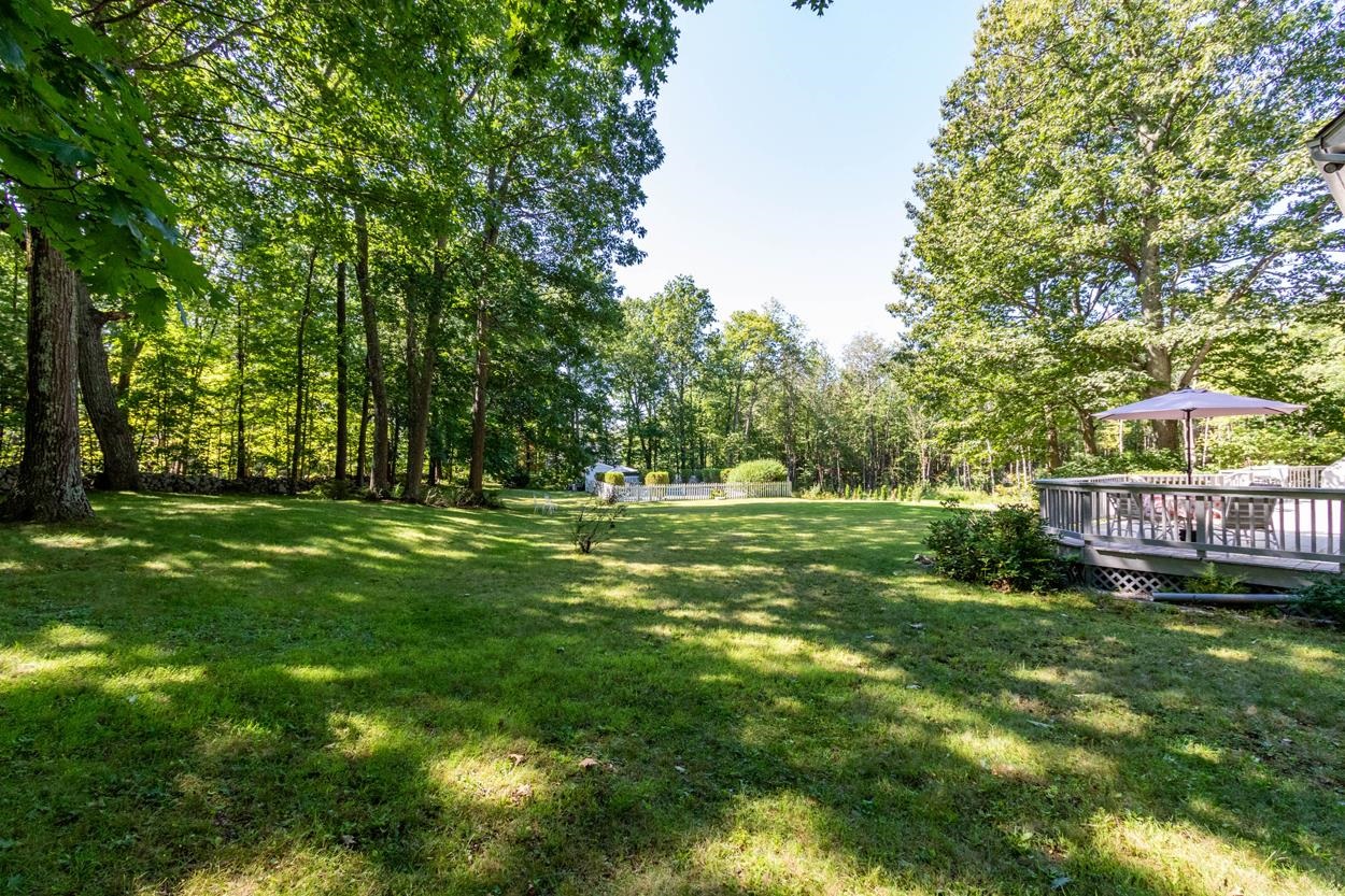 8 Fox Hollow Road Derry, NH 03038 - Photo 35 of 39