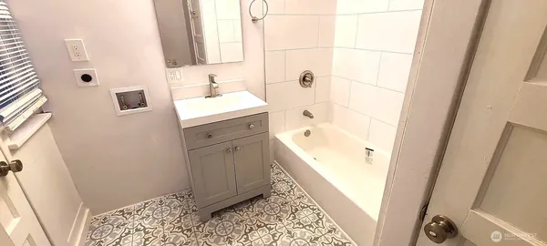 $2,400,000 | 1319 South 9th Street, Tacoma, WA 98405