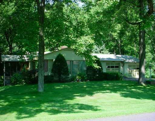 520 South Eberhart Road Butler, PA 16001 - Photo 1 of 8 Exterior Front.