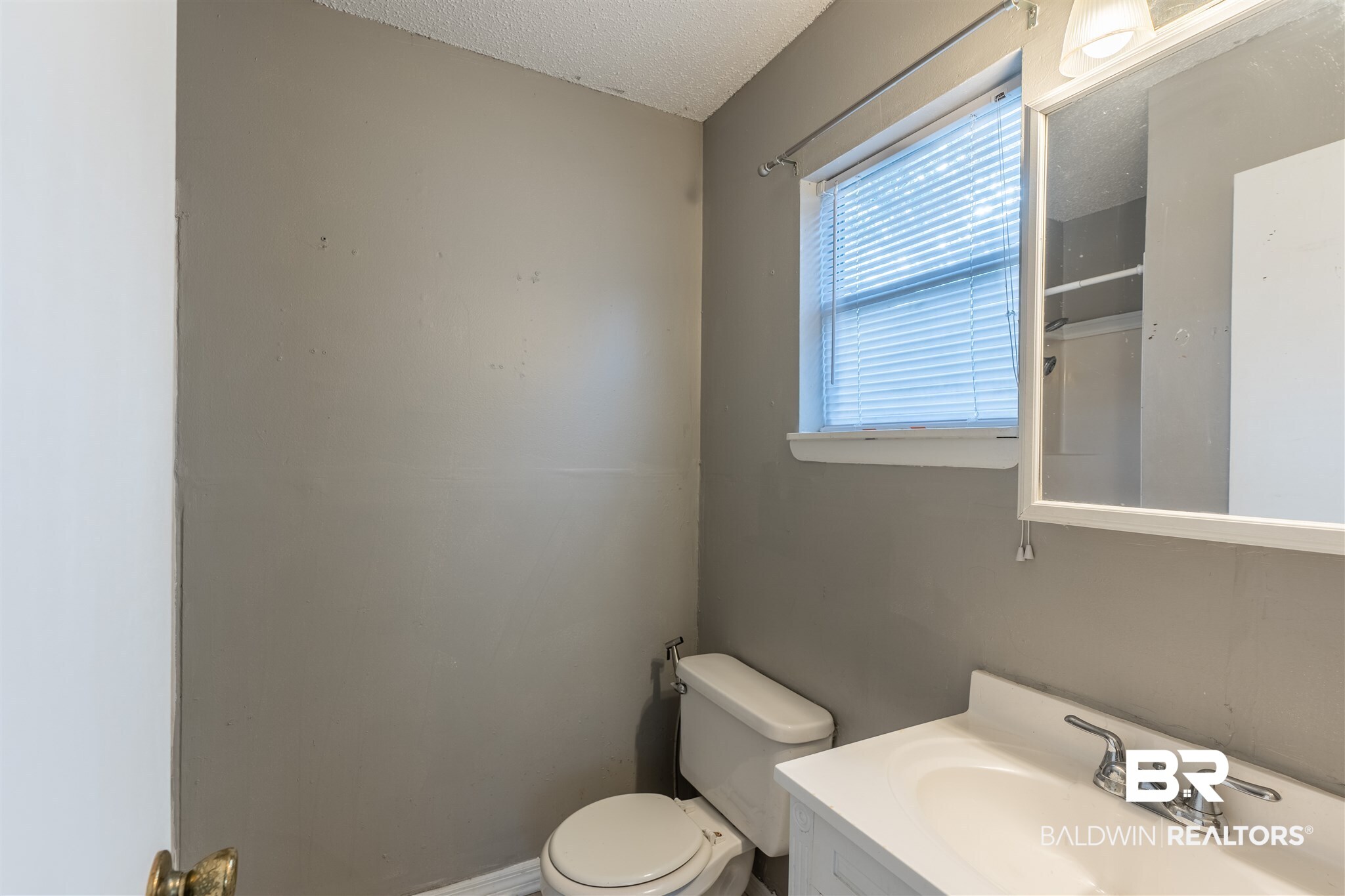 507 Nichols Avenue Fairhope, AL 36532 - Photo 10 of 16 Master Bathroom
