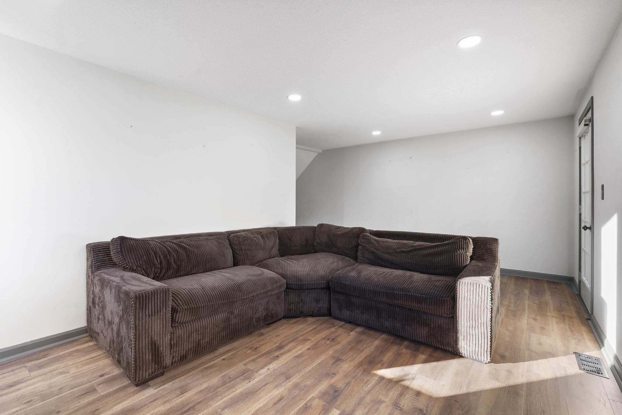 4 Newell's Meadow Lane, Unit 2 Derry, NH 03038 - Photo 5 of 26