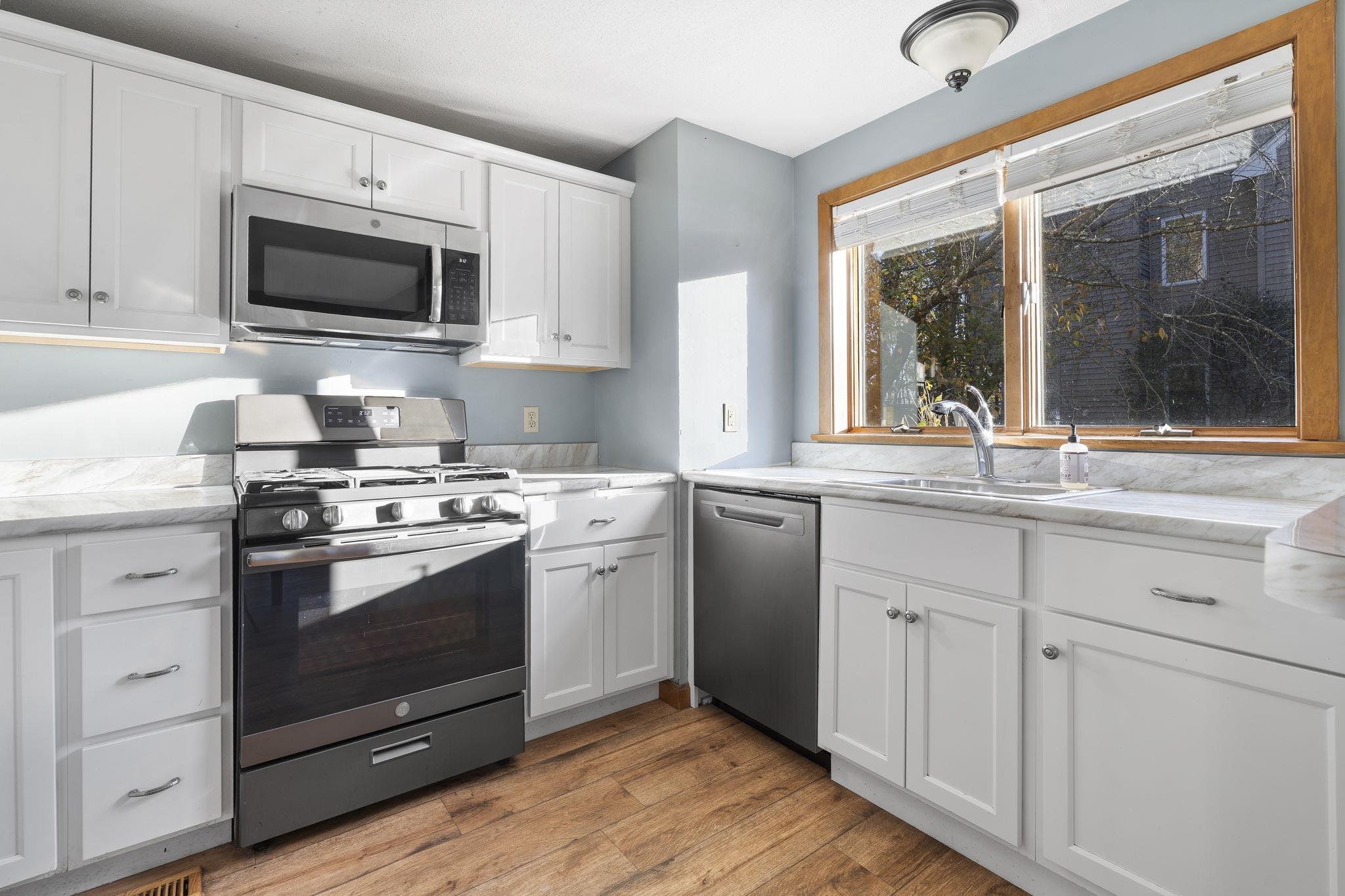 4 Newell's Meadow Lane, Unit 2 Derry, NH 03038 - Photo 7 of 26