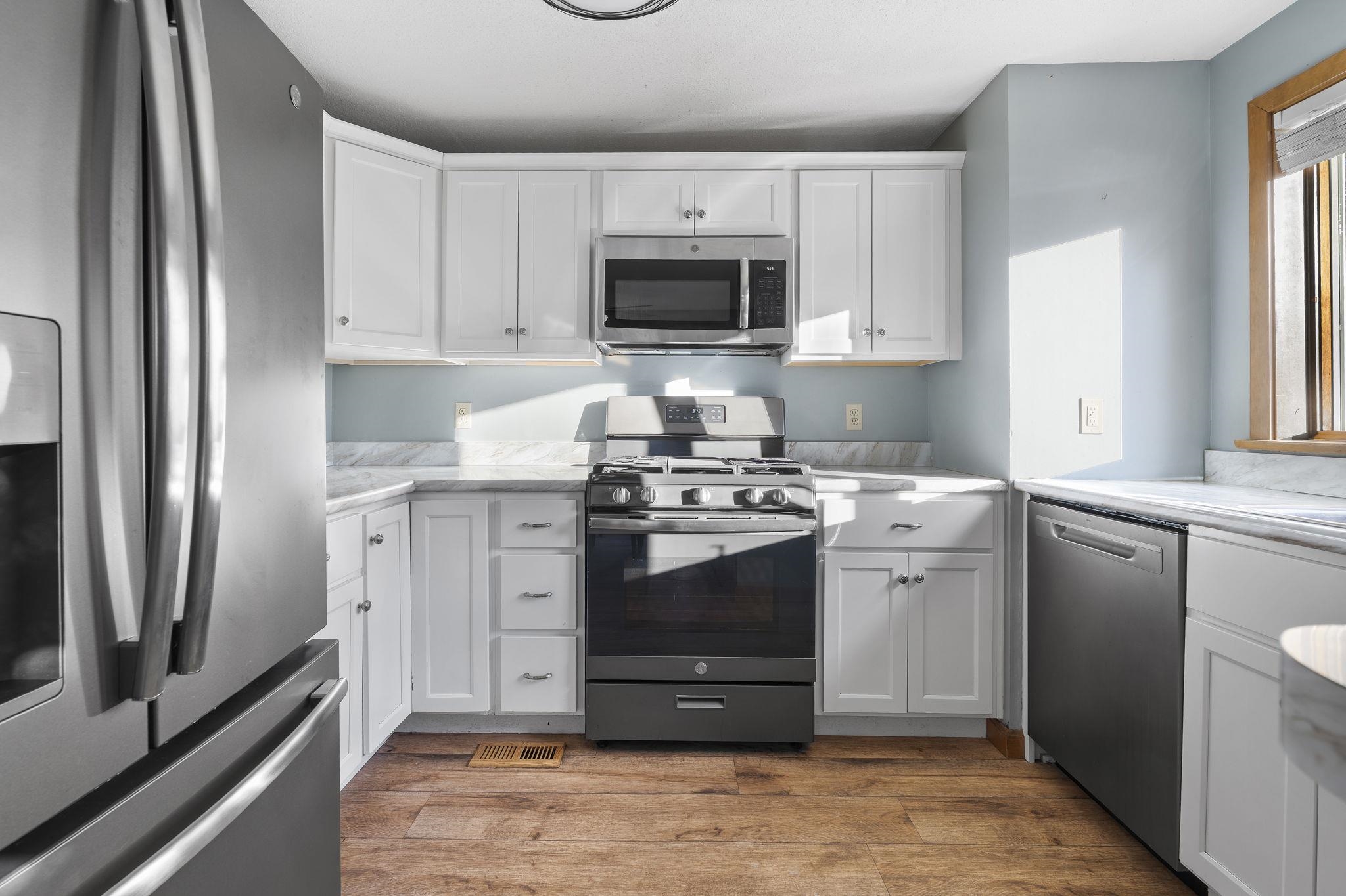 4 Newell's Meadow Lane, Unit 2 Derry, NH 03038 - Photo 8 of 26