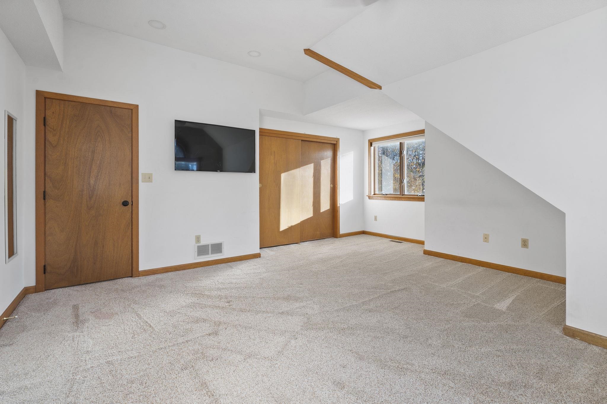 4 Newell's Meadow Lane, Unit 2 Derry, NH 03038 - Photo 10 of 26