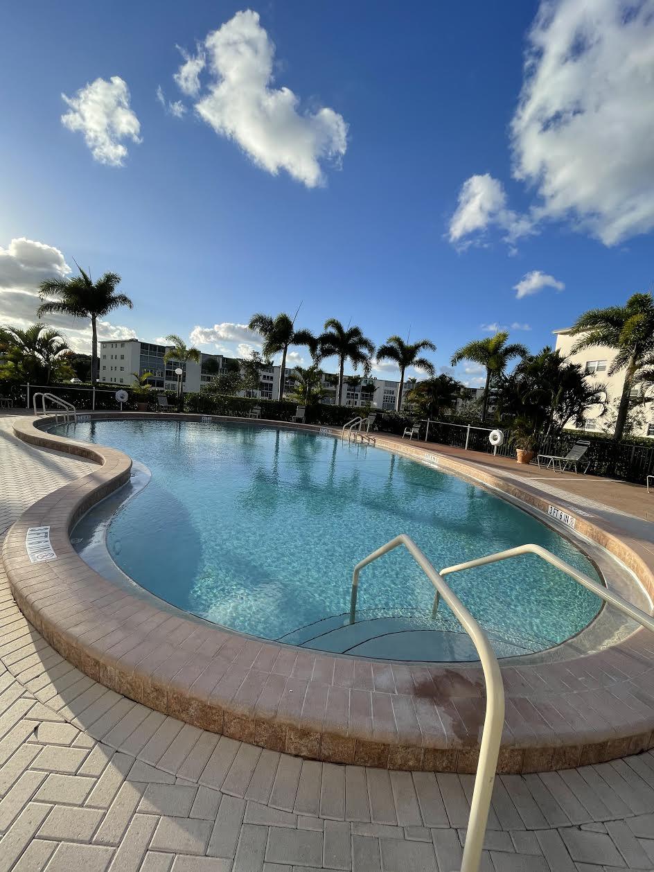 4050 Yarmouth C Boca Raton, FL 33434 - Photo 5 of 20 0-2