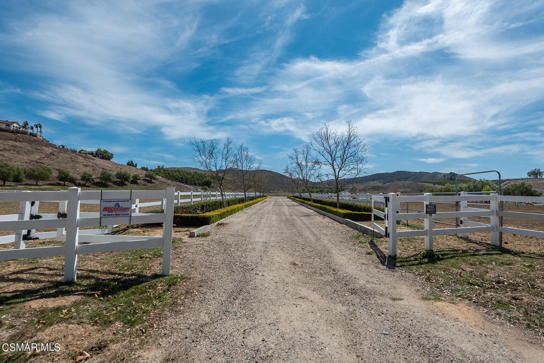 15578 LaPeyre Road Moorpark, CA 93021 - Photo 8 of 24 1