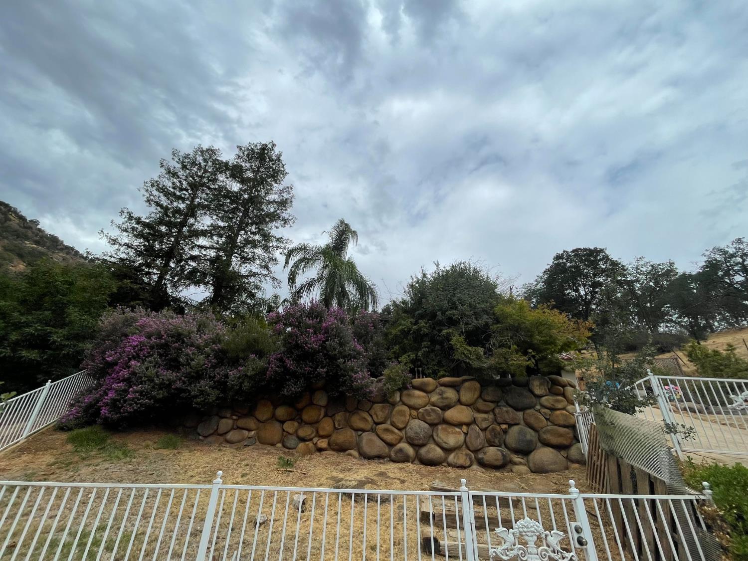 40820 Oak Ridge Drive Three Rivers, CA 93271 - Photo 42 of 47 a view of a balcony