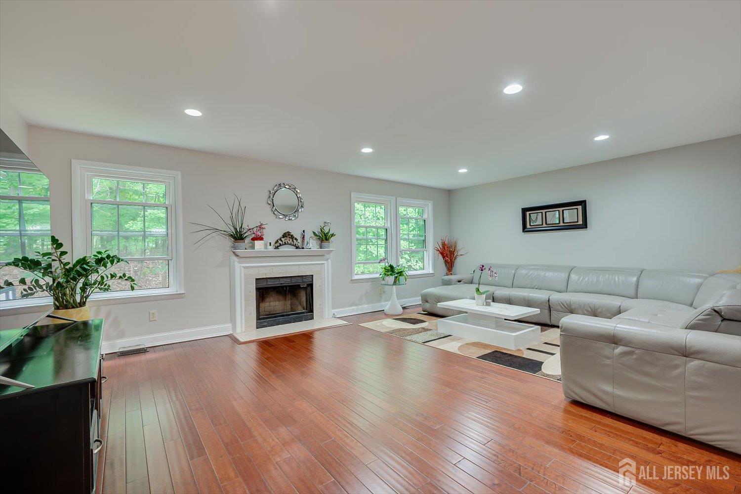 4506 Stonehedge Road Edison, NJ 08820 - Photo 17 of 51