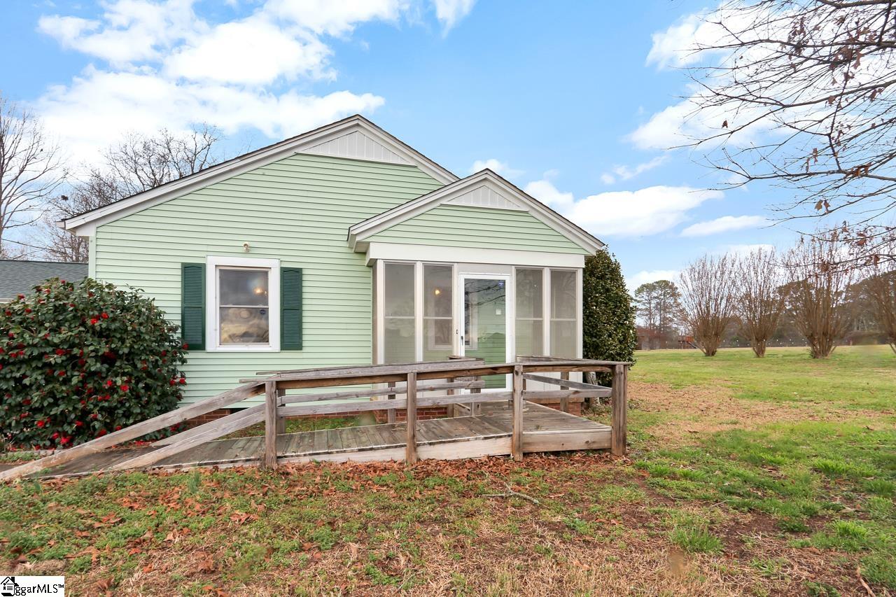 601 New Hope Road Anderson, SC 29626 - Photo 2 of 25