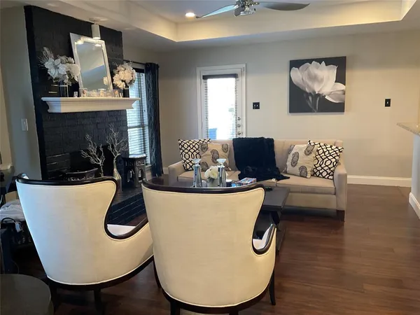 $275,000 | 218 Streamside Drive, DeSoto, TX 75115