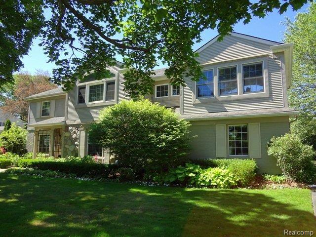 343 Glengarry Road Bloomfield Hills, MI 48301 - Photo 1 of 23 Lovely Village Home