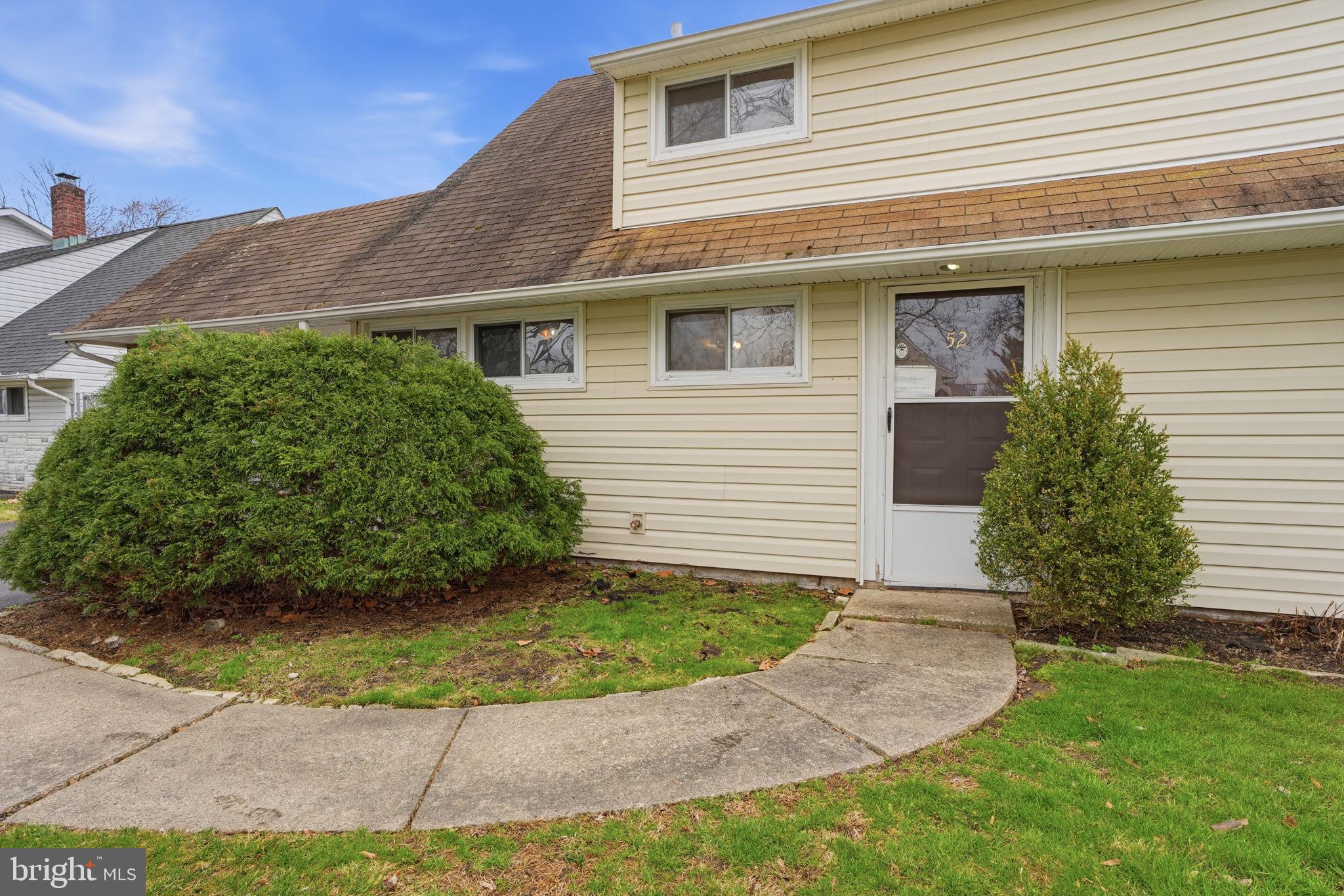 52 Inland Road Levittown, PA 19057 - Photo 3 of 21 Gallery Image 3