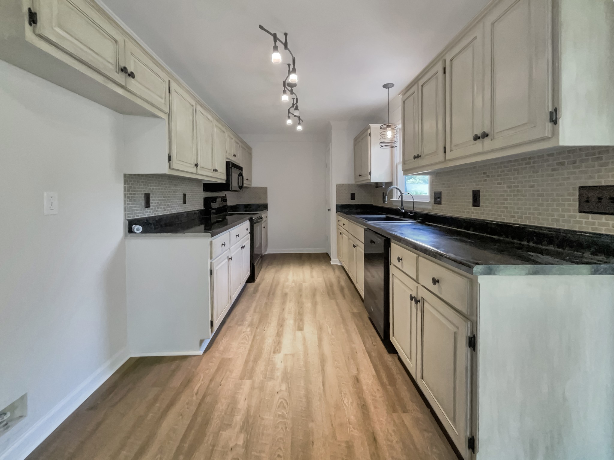 2002 Spring Meadow Circle Spring Hill, TN 37174 - Photo 2 of 18