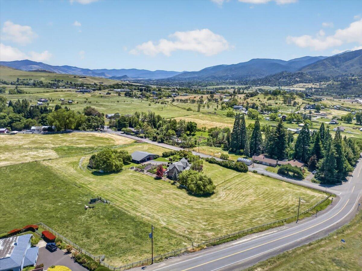 39 East Valley View Road Ashland, OR 97520 - Photo 61 of 73 74-75