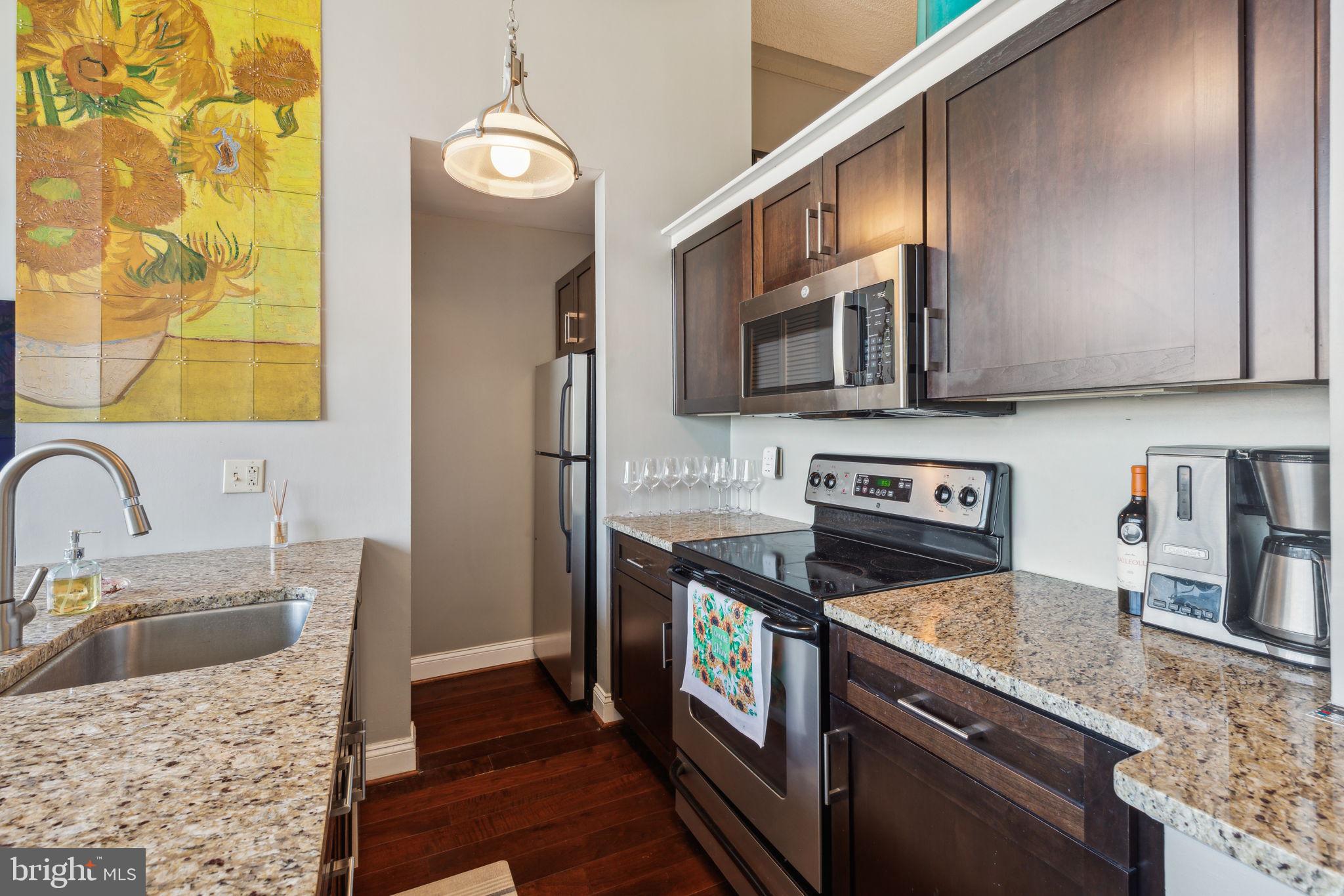 2429 Locust Street, Unit 302 Philadelphia, PA 19103 - Photo 4 of 34