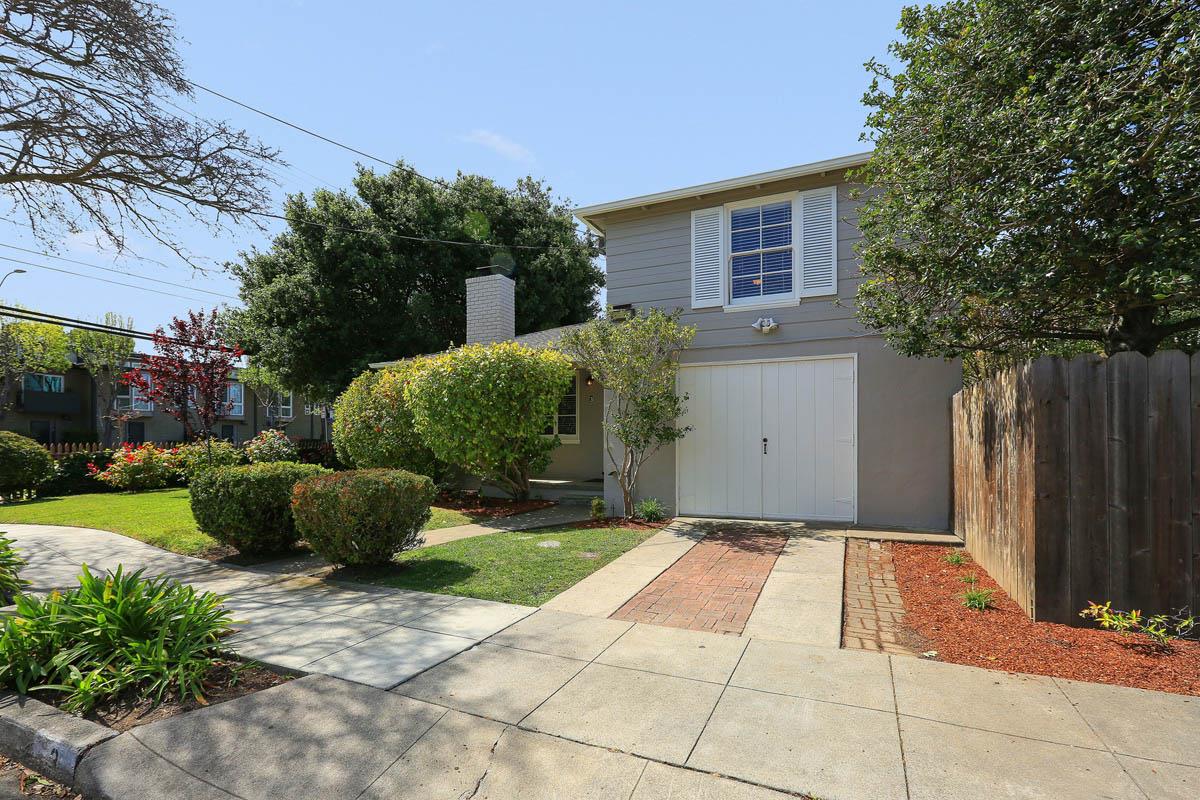 3 Victoria Road Burlingame, CA 94010 - Photo 2 of 31 a backyard of a house with fountain and barbeque oven