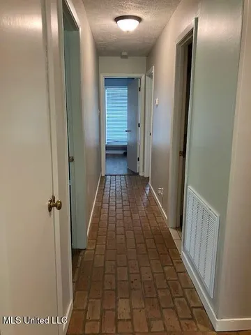 $334,440 | 2 Rolling Hill Road, Vicksburg, MS 39183