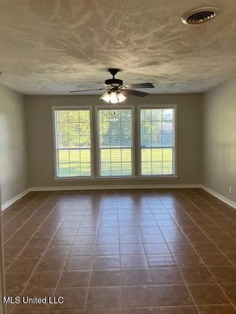 $324,500 | 2 Rolling Hill Road, Vicksburg, MS 39183