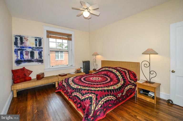 2009 Belmont Road Northwest, Unit 403 Washington, DC 20009 - Photo 11 of 15 Bedroom (Master)