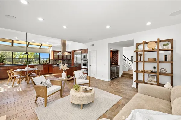 $2,000,000 | 22131 Brookpine, Mission Viejo, CA 92692