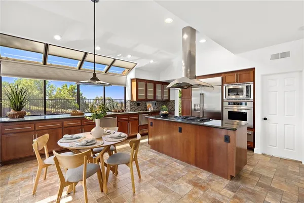 $2,000,000 | 22131 Brookpine, Mission Viejo, CA 92692