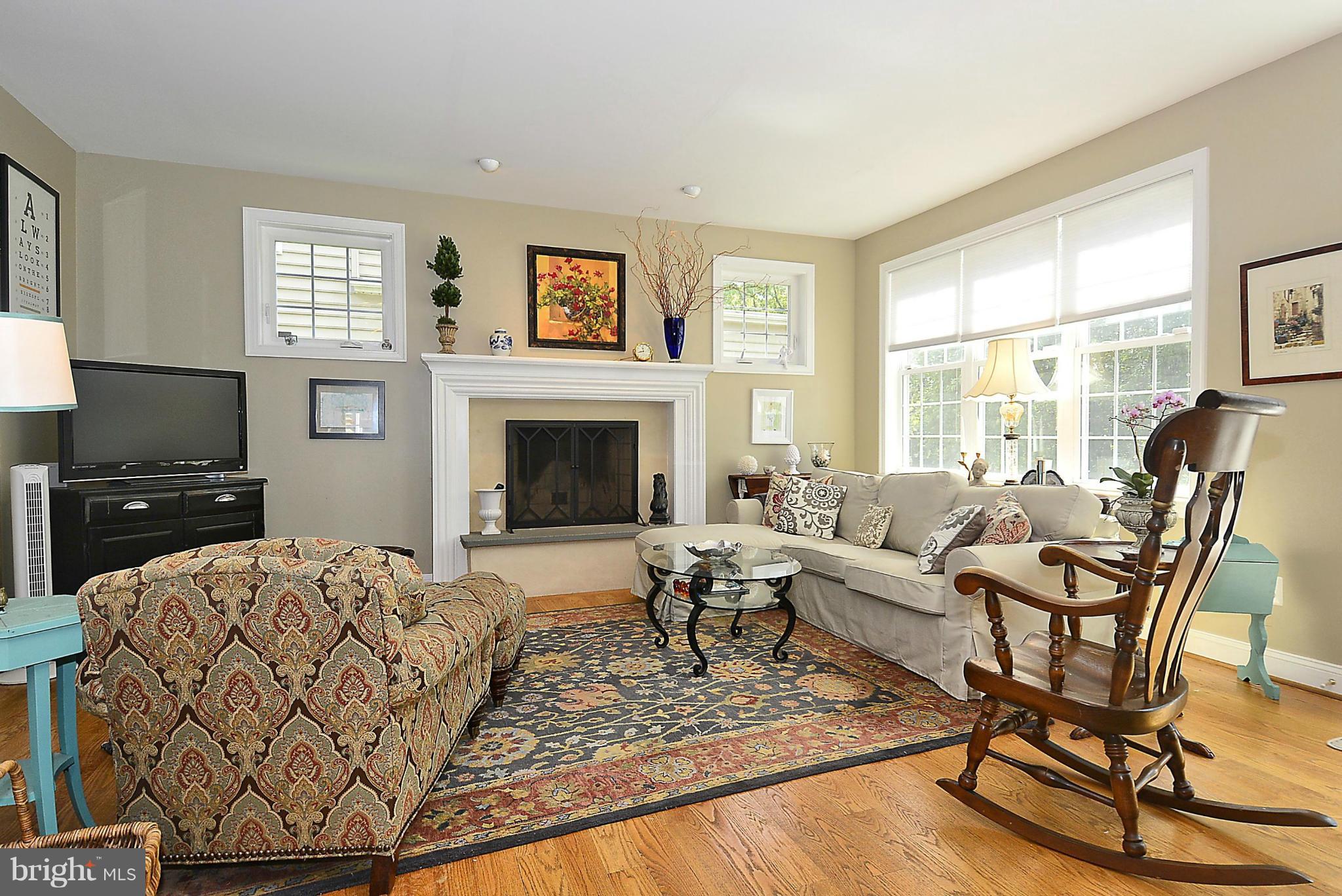 2106 Cascade Road Silver Spring, MD 20902 - Photo 11 of 30 Family Room