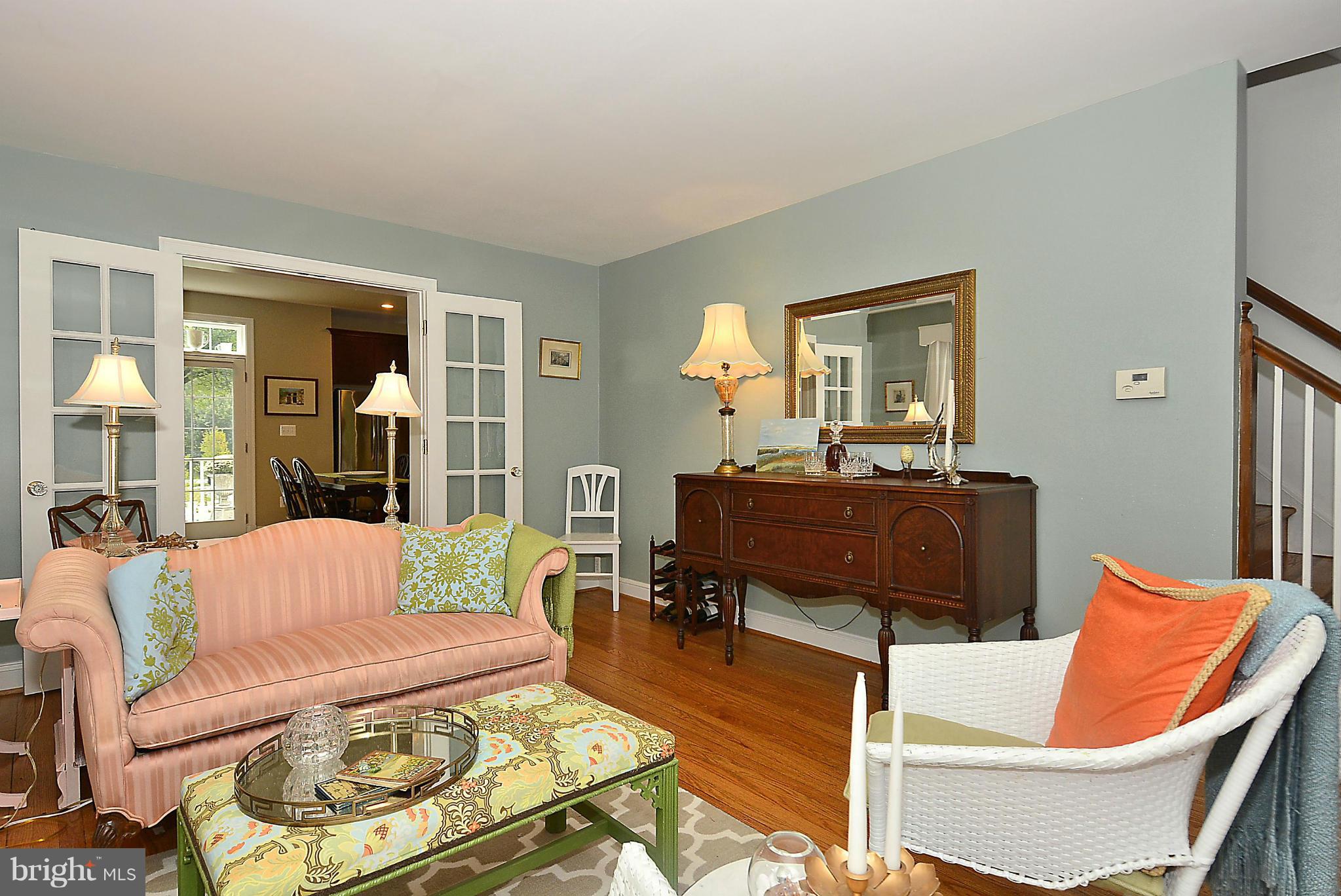 2106 Cascade Road Silver Spring, MD 20902 - Photo 14 of 30 Living Room