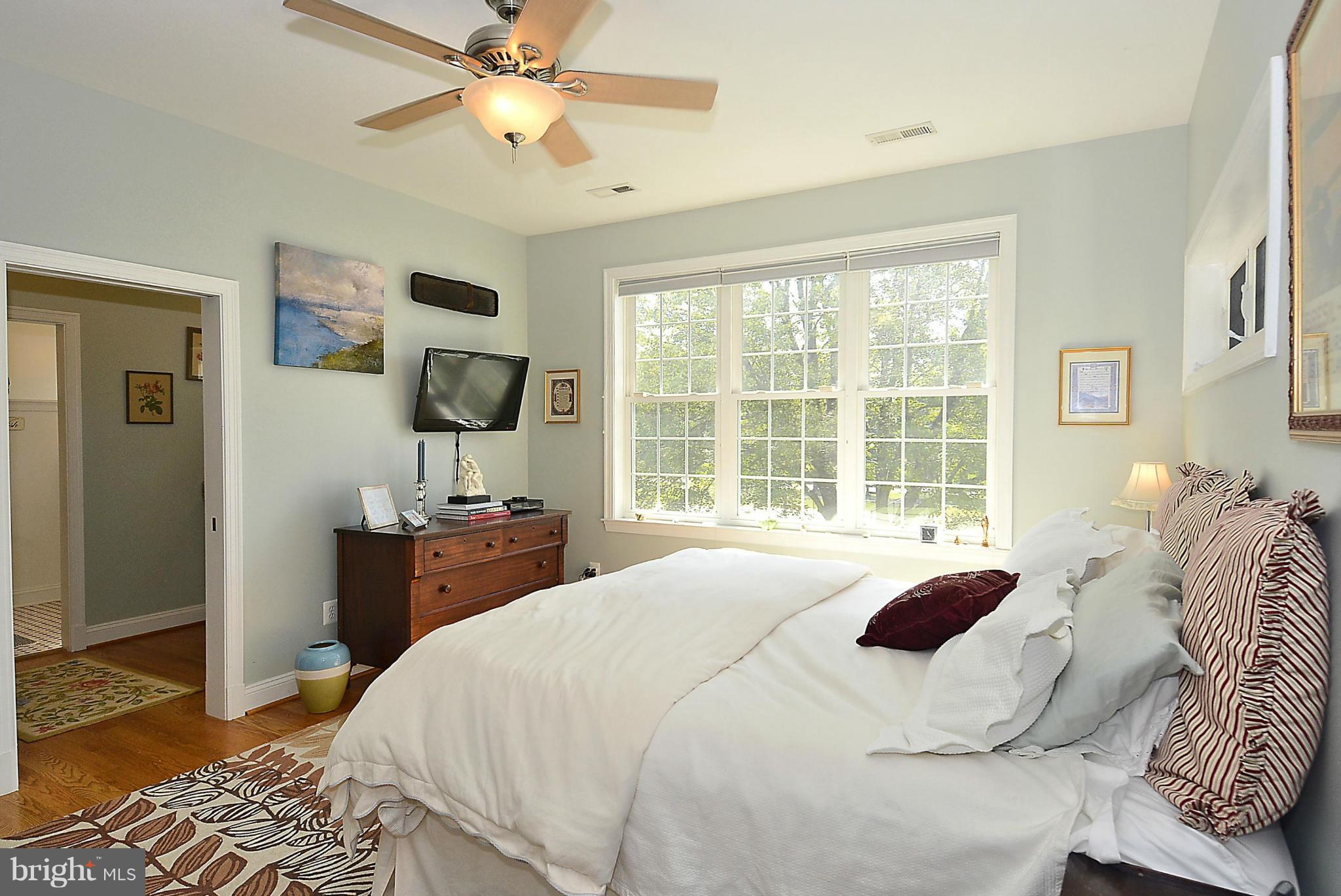 2106 Cascade Road Silver Spring, MD 20902 - Photo 19 of 30 Bedroom (Master)
