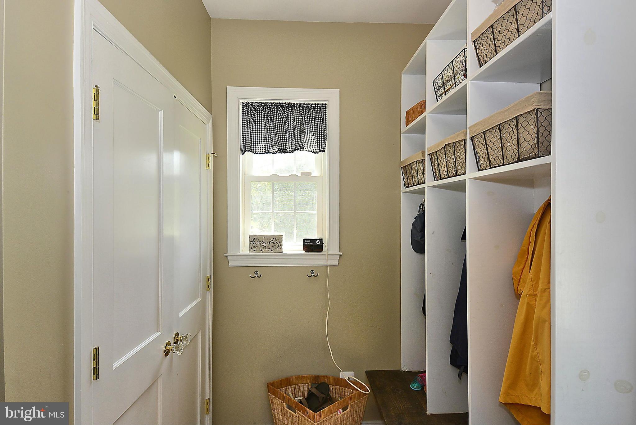 2106 Cascade Road Silver Spring, MD 20902 - Photo 24 of 30 Interior (General)