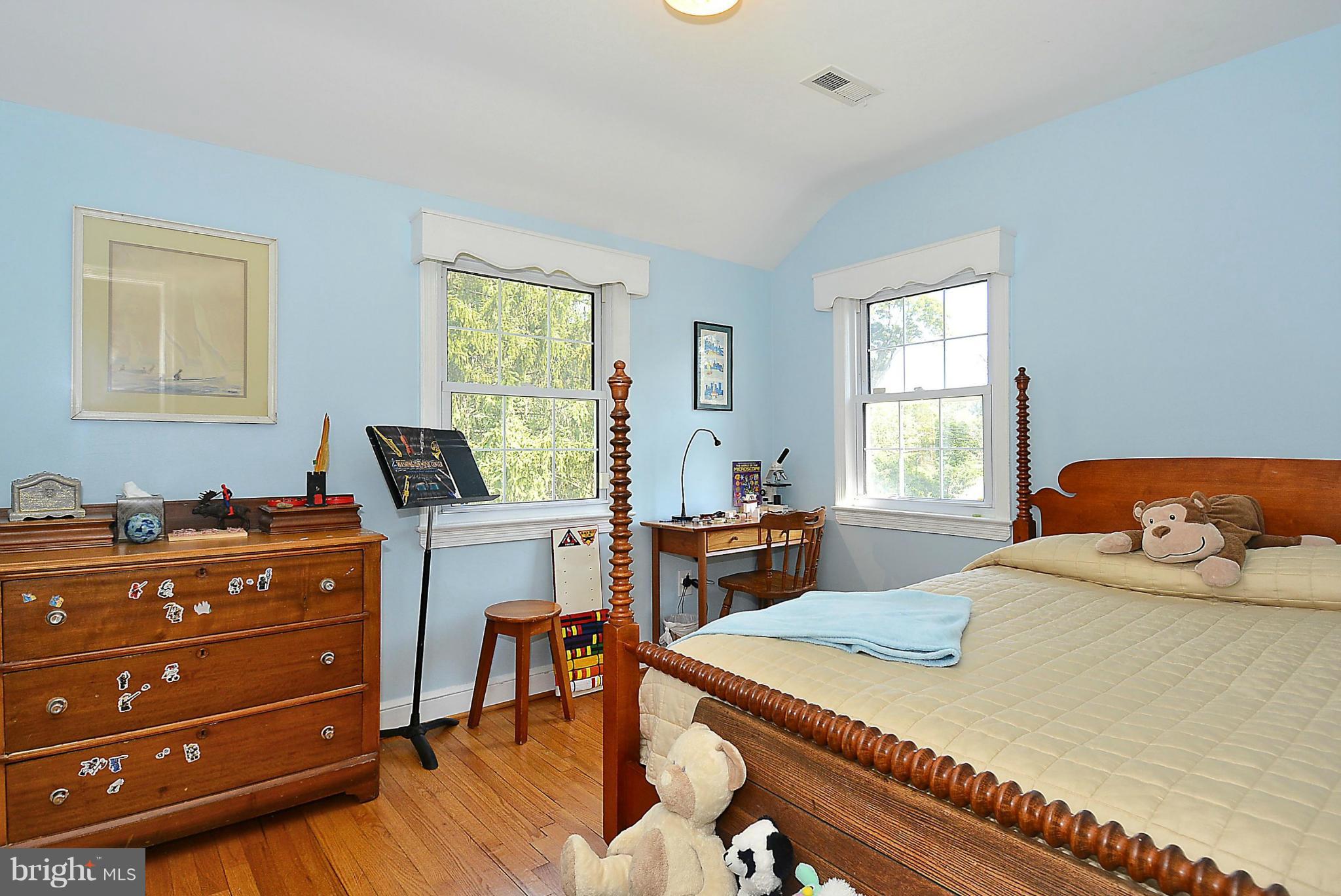 2106 Cascade Road Silver Spring, MD 20902 - Photo 25 of 30 Bedroom